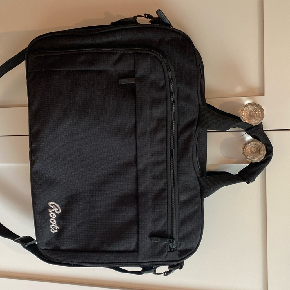 Like new Roots laptop bag